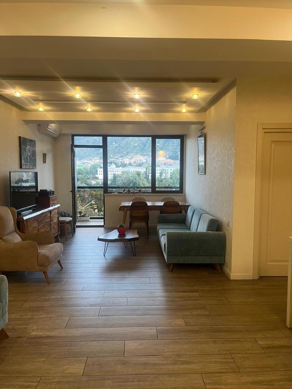 Panorama Khiliani Leilighet Tbilisi Eksteriør bilde