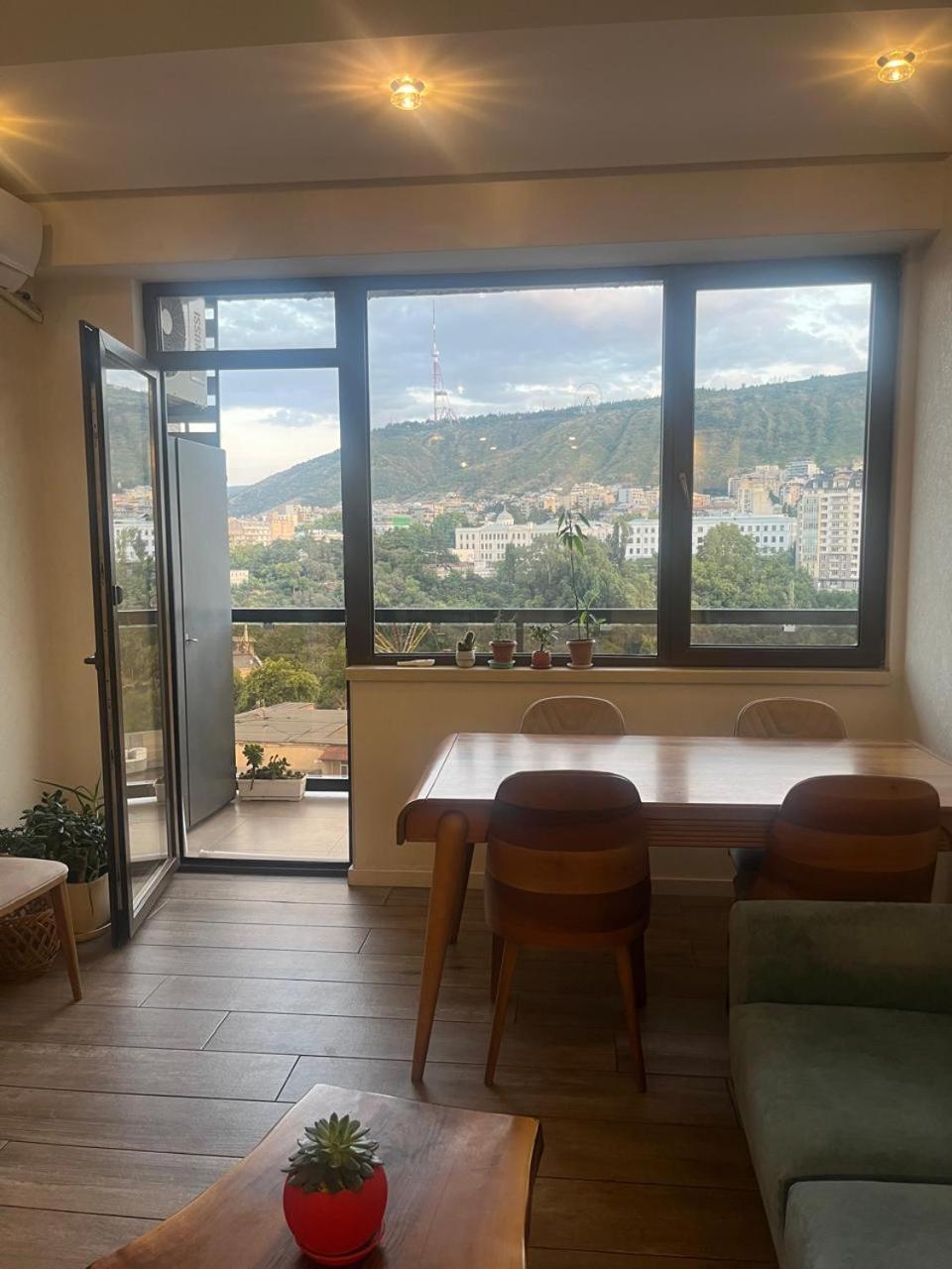 Panorama Khiliani Leilighet Tbilisi Eksteriør bilde